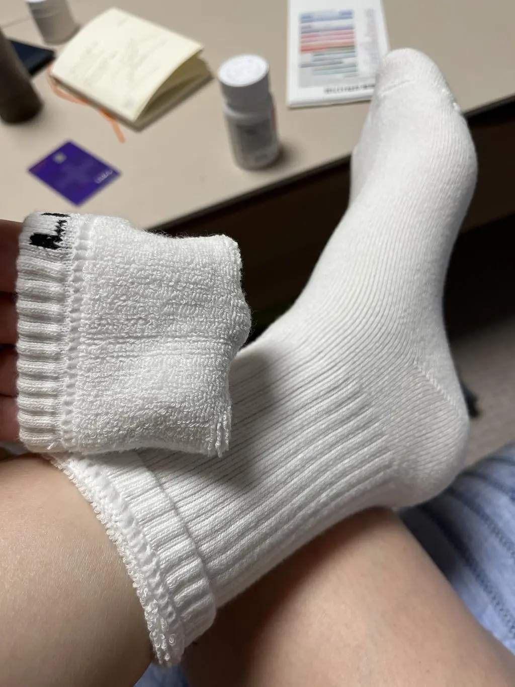 발이 항상 시려운대 따뜻하고 폭신폭신해  만족입니다. 
