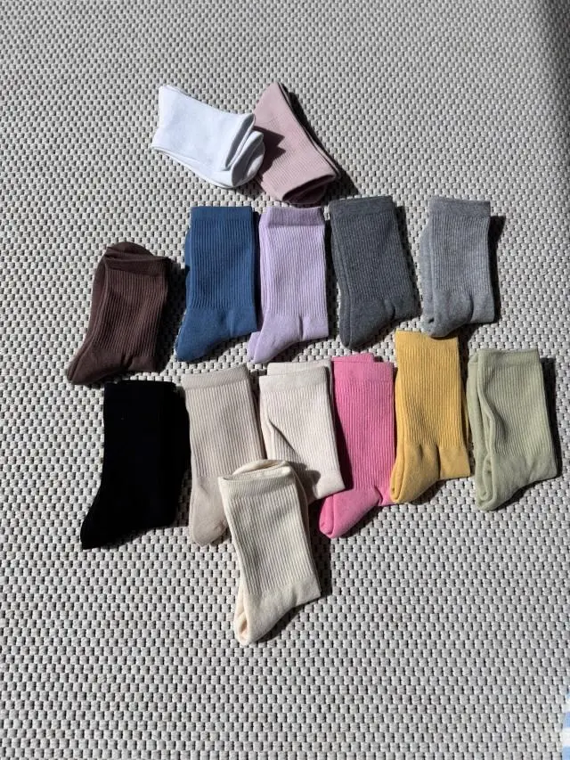 양말 진짜 튼튼하고 바닥이 좀 퐁신해서 좋네요
