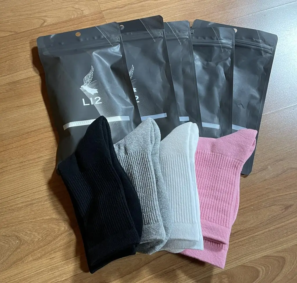 정말 양말의 신세계를 만난것 같아요. 유난히 발에 땀이 많은편이고 발에 피로를 쉽게 