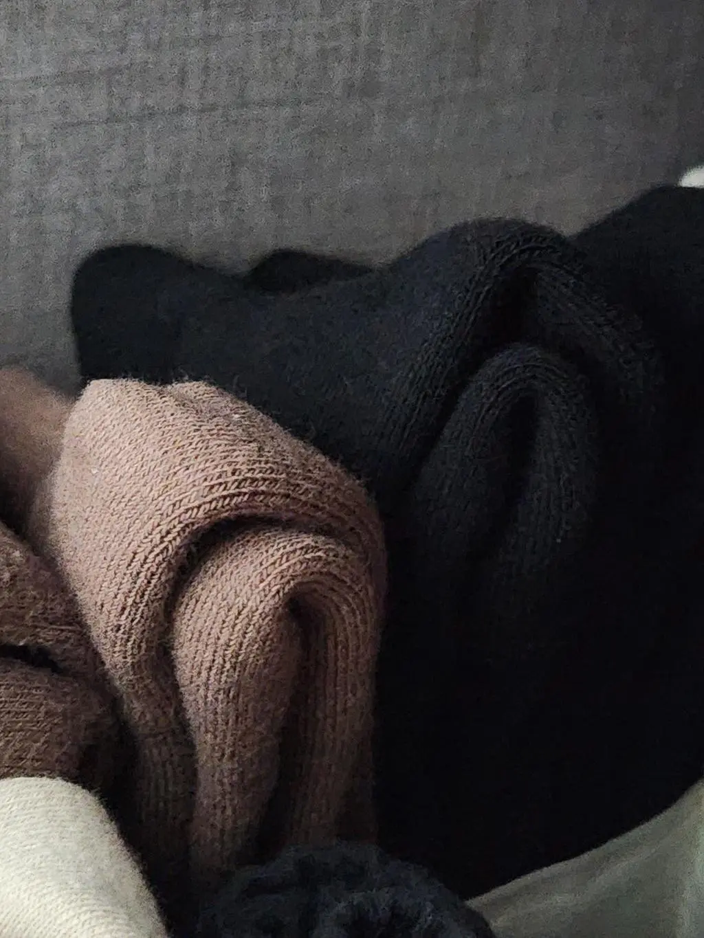 마침 양말 필요했는데, 인스타 광고보고 들어와서 샀어요.
