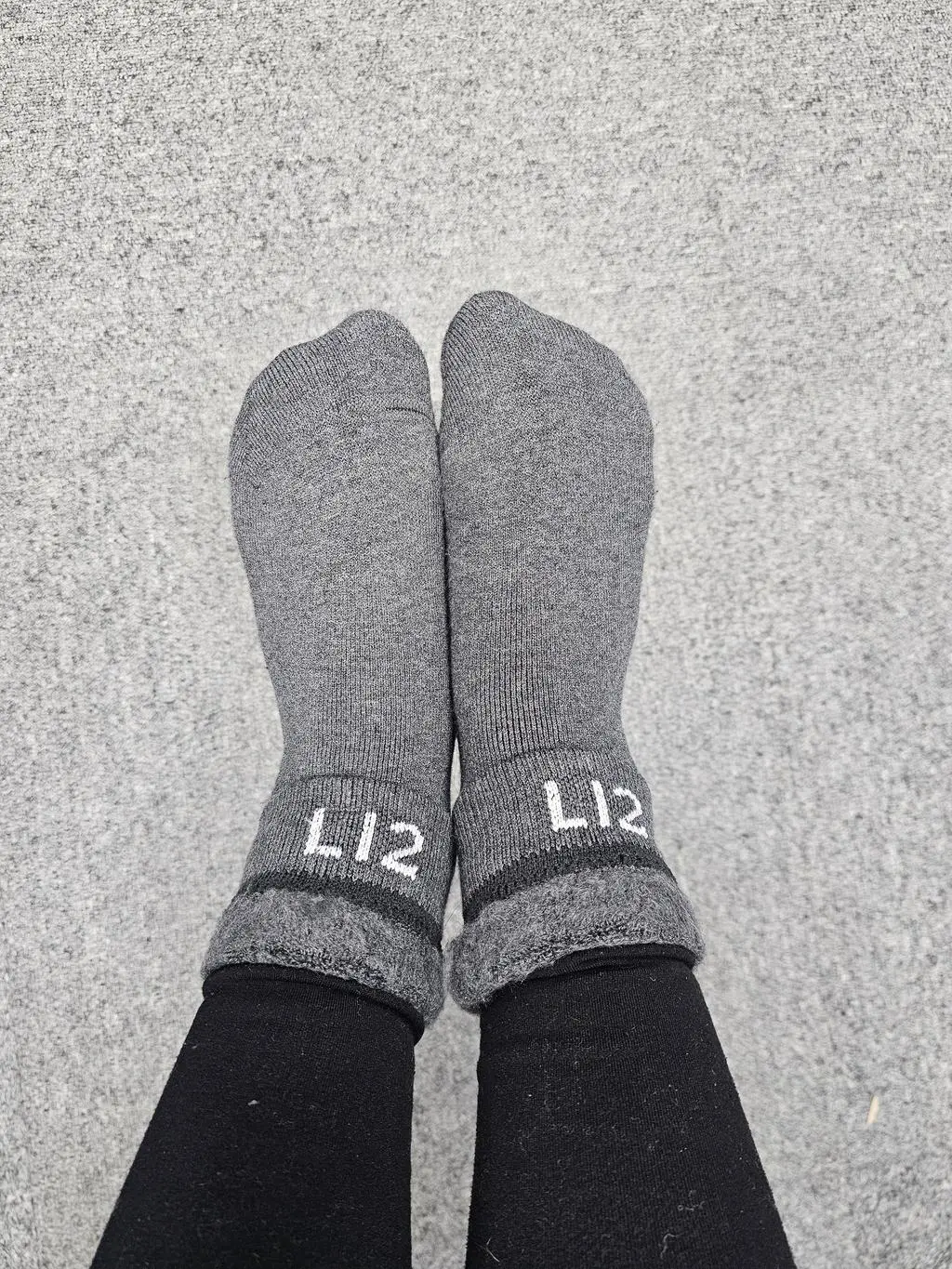 추천받아 신어보고 엄마 주문해드렸어요.
