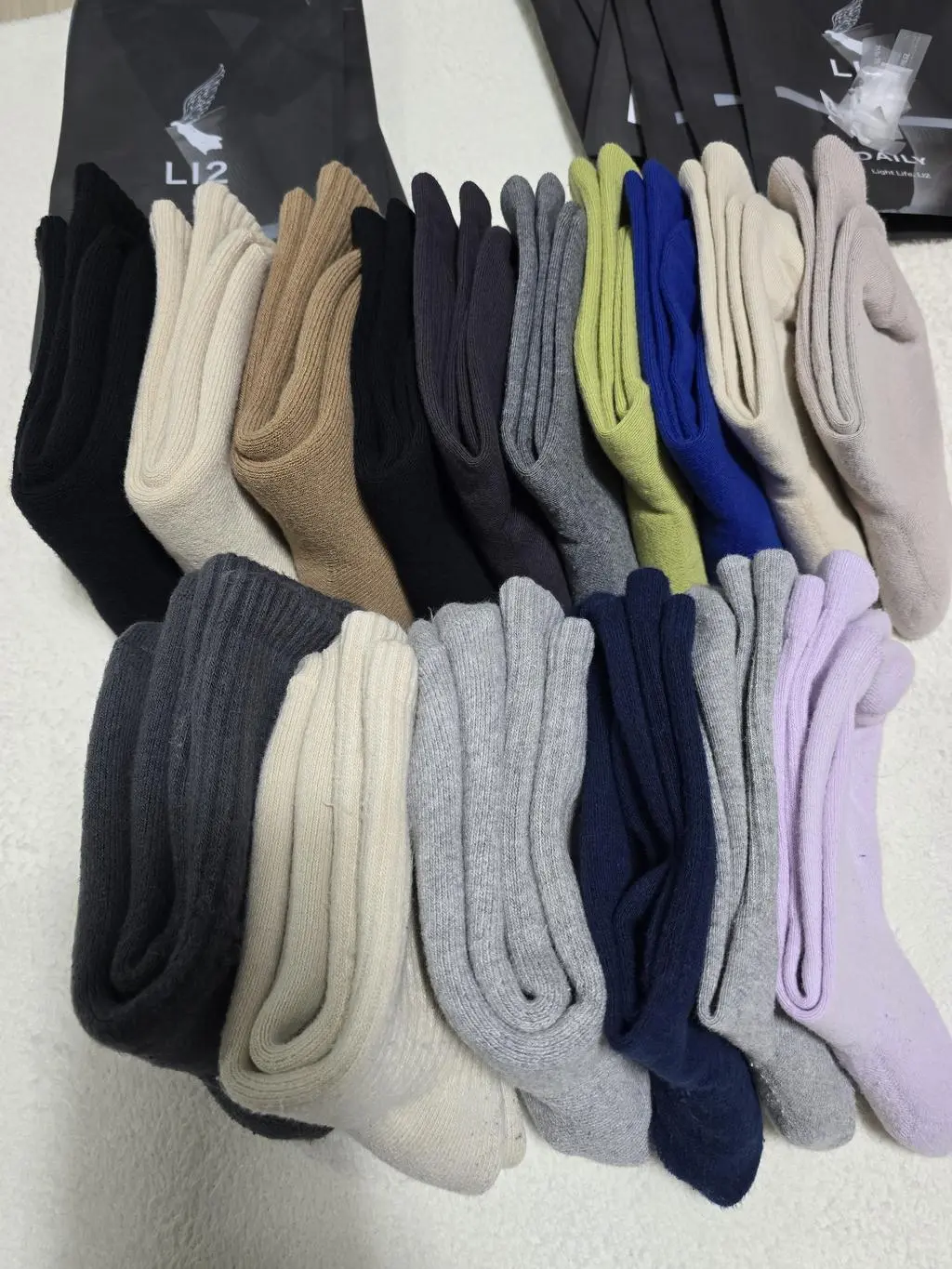 (영하의 기온에) 겨울 동안 잘 신었습니다
