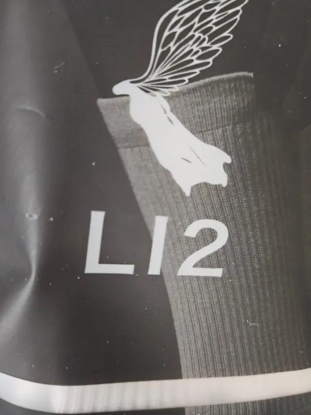 이뿌고 질좋고 색감좋고 쿠션좋고 잘신을게여 다음에 다른색도 구매할의향있숩니다
