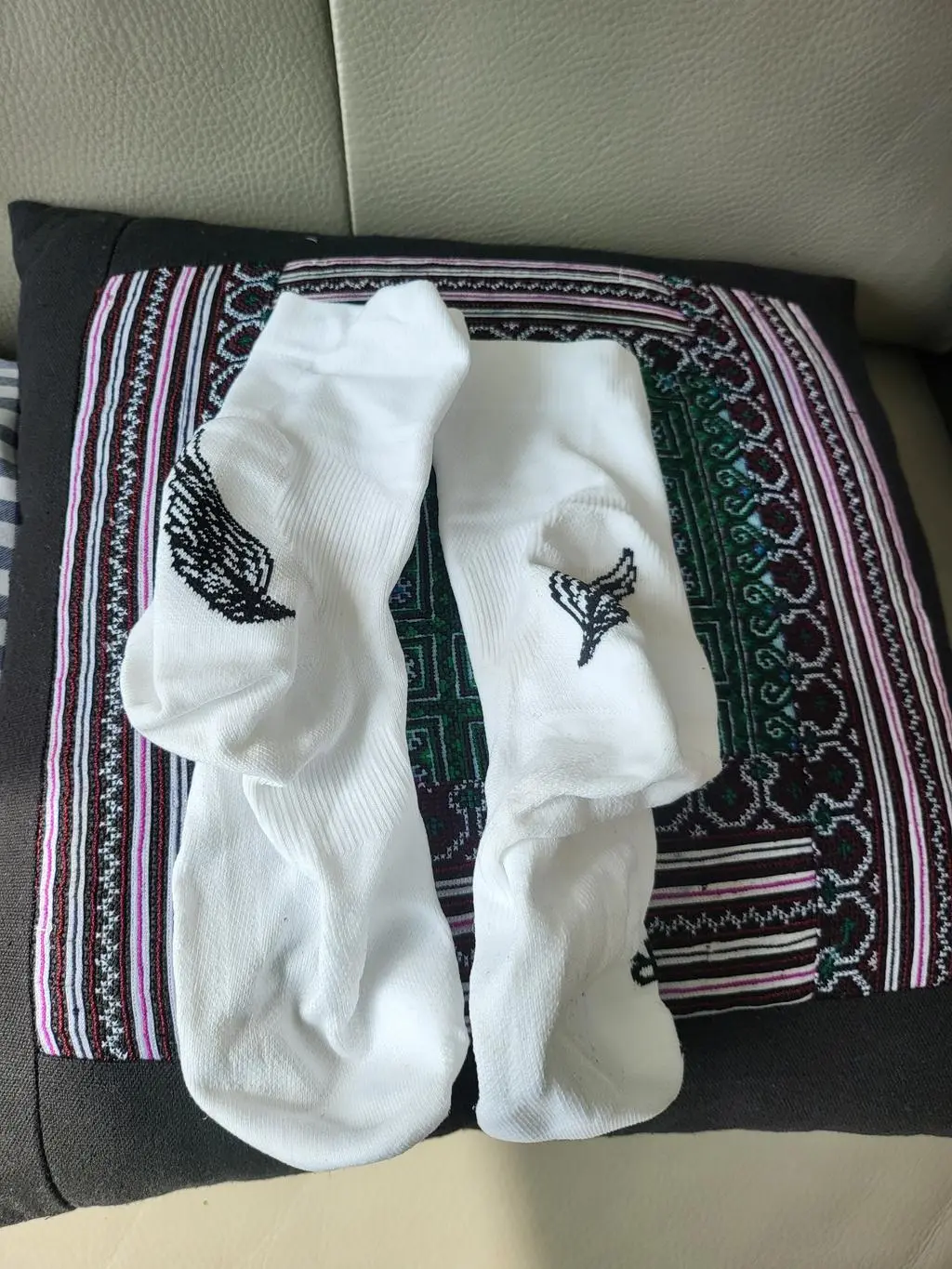 남편이 발쪽 부상이 있어서 오래걸으면 피로감이 심한데 양말이 무슨 기능을 할까 싶어