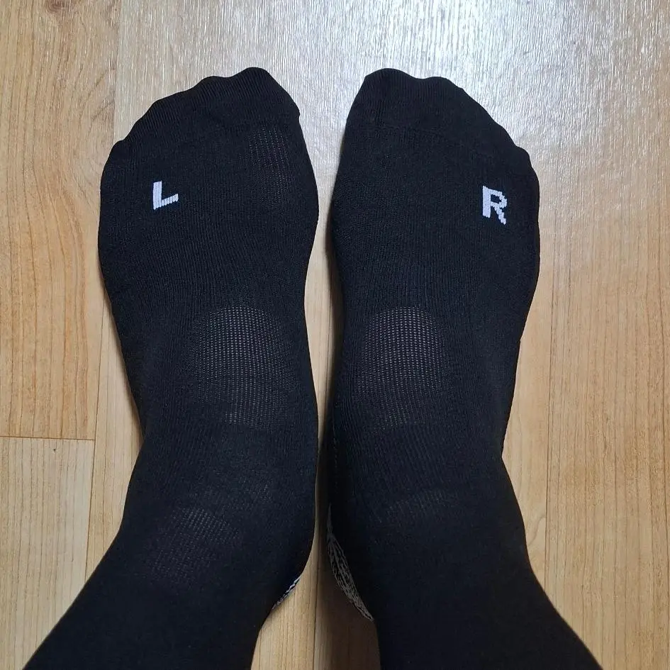 정말 맘에 듭니다..발이 너무 편해요..이럴 줄은 몰랐다는..진작 살걸..