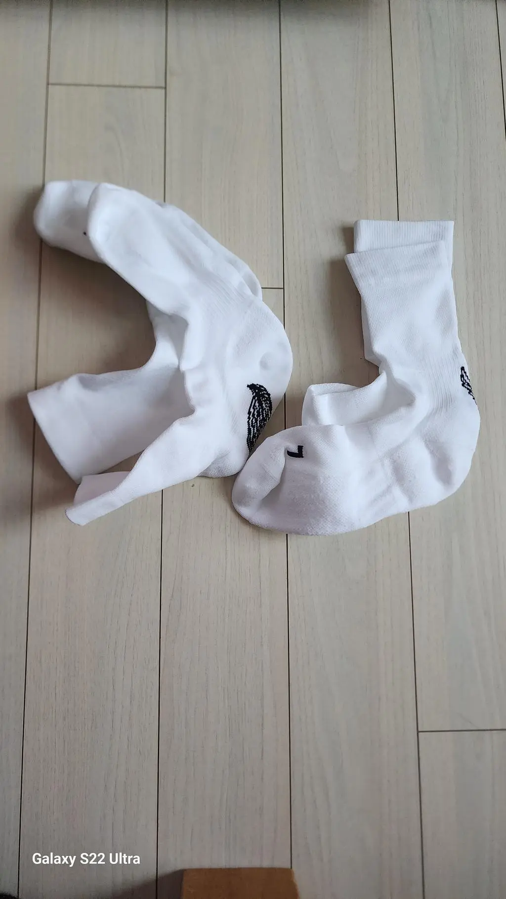 겨울에 양말 신어보고 너무좋아서 이번엔 러닝양말로 샀어요.발도 자ㄹ잡아주고 너무 편