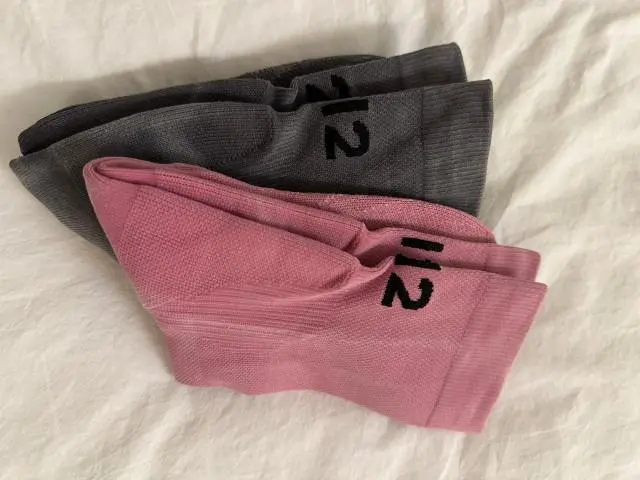 배송 빠르고요 양말 원단 너무 좋네요 3팩 세트로 구매해서 남편도 한켤레 줬어요 ㅋㅋ