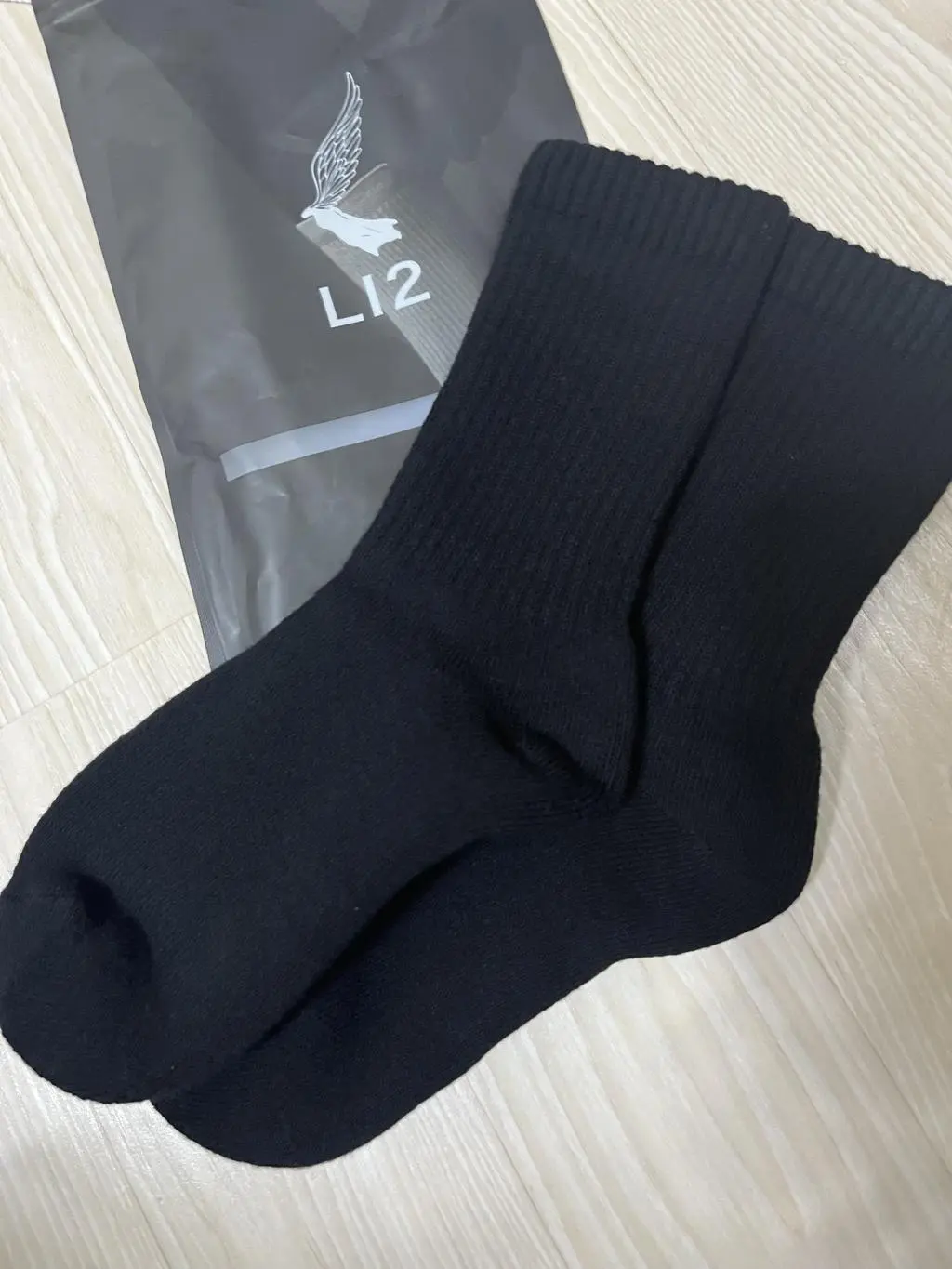 이제 한겨울에 이 양말 없이 못 살것 같아요 두툼하고 퐁신퐁신 쿠션감있어요! 재구매했