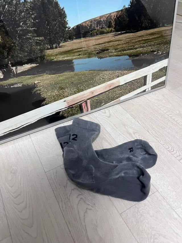 일단 디자인, 색상은 잘 빠졌고 발에 쫙쫙 감기네요 :)
