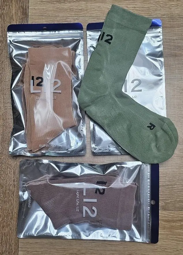 디자인 이쁘고 두꺠는 적당해보입니다.
