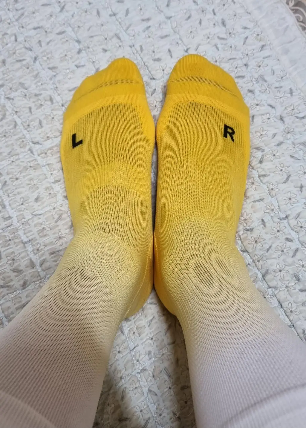 예전에 블랙 윙 러닝 크루삭스를 구매를 하고 신어보니 마음에 들어 이번에 신상 러닝 