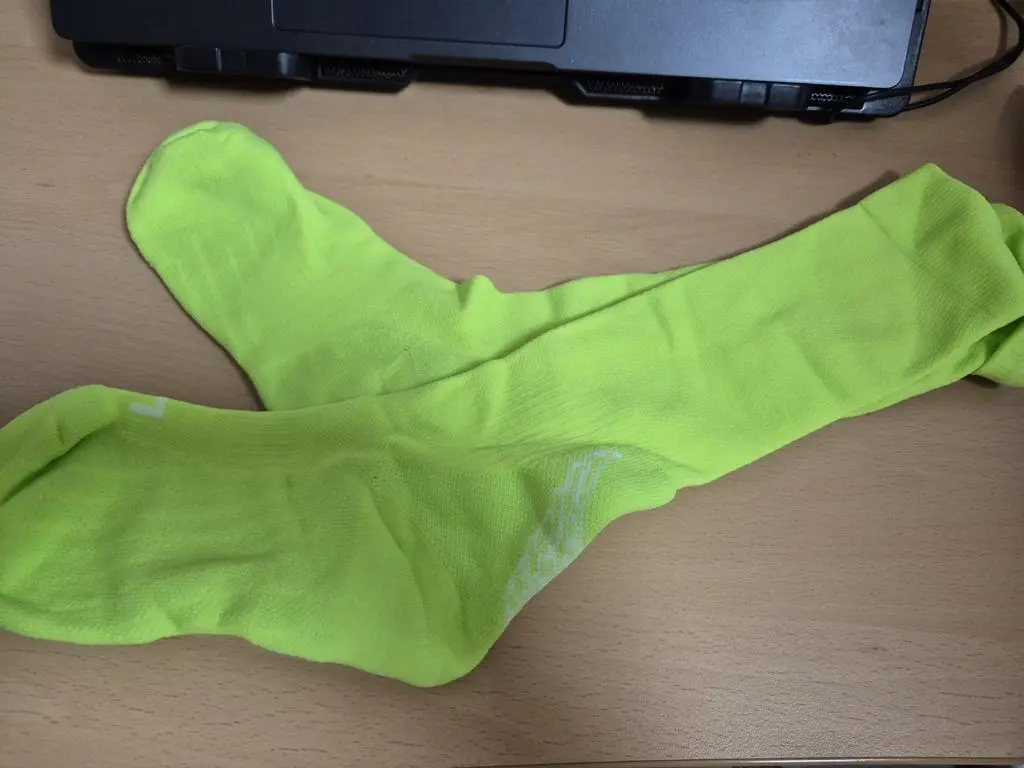 색깔도 예쁘고 러닝할때 도움이 되는거 같아요 