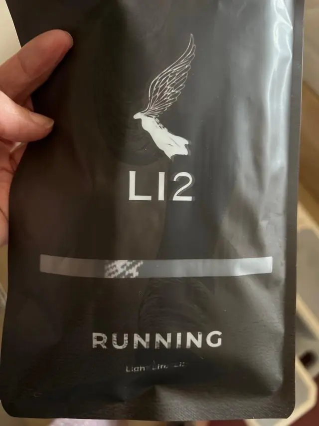 달리기에 관심이 가서 보던중 양말도 중요하다고하여서 주문했어요. 편하다고하니 잘 신