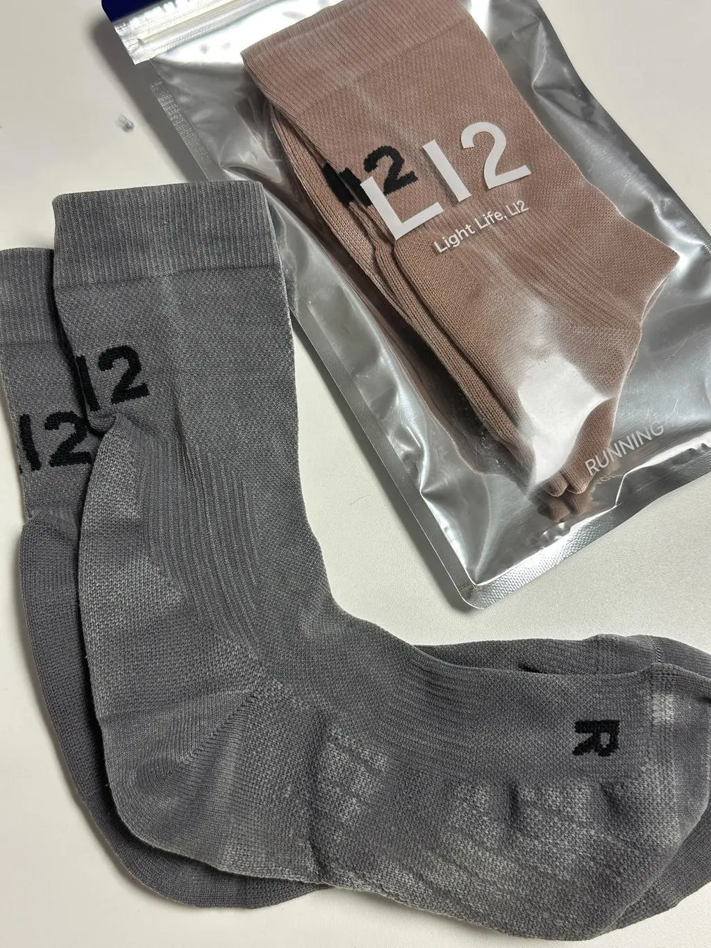 발목이 약해서 조금 뛰는 항상 내측근쪽이 아팠는데, 리투 피그먼트는 발목을 잘 잡아주