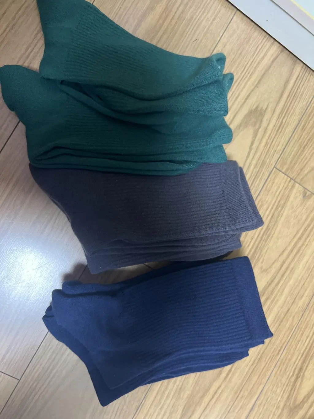 친구가 구매했는데 재질이 너무 쫀쫀하고 착용후너무편하고 통기성도 좋고 무엇보다 가