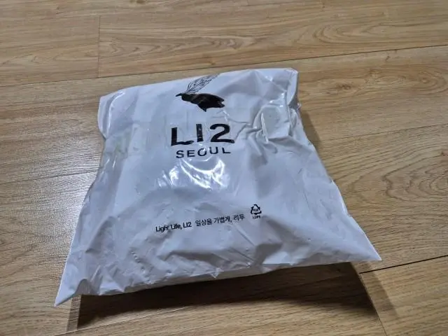 배송 잘 왔네요. 포장 좋고요. 신으니 편하네요. 나중에 추가 후기 남길게요
