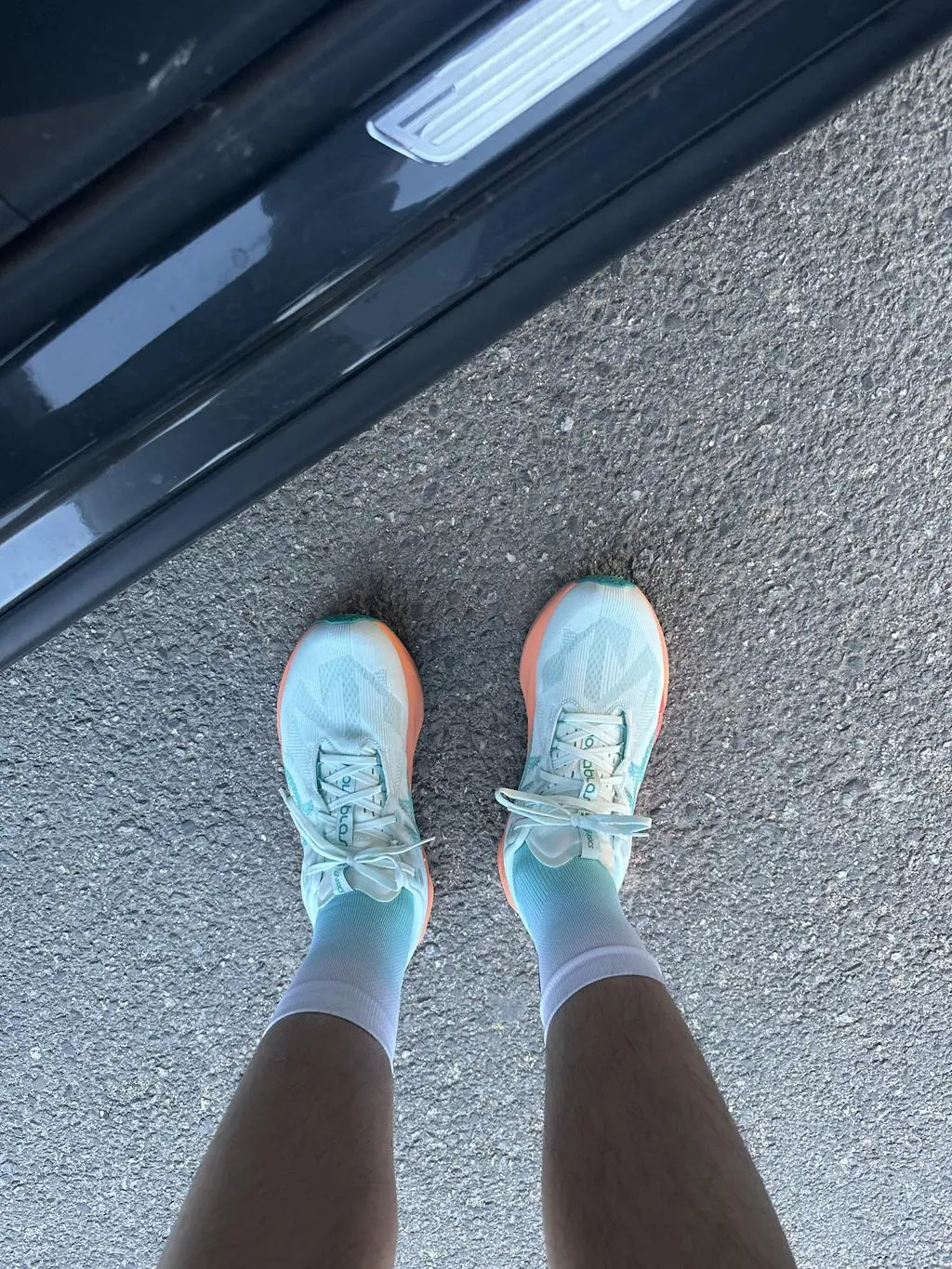 일단 색감이 너무 이쁘고 오래뛰어도 물집이 안잡혀서 좋아요!!