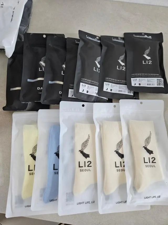 몇번째 구매인지 기억도 안나요. 사계절 내내 잘 신고 있어서 재재재구매합니다.
