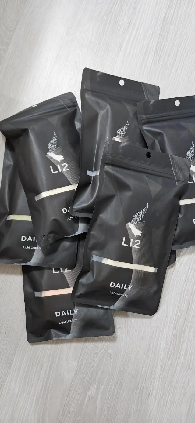 바닥 폭신하고 편해요 색감도 예쁘네요
