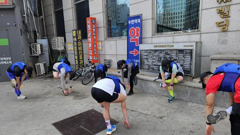 대회때 무릎까지 잡아주고 달릴기 편했습니다