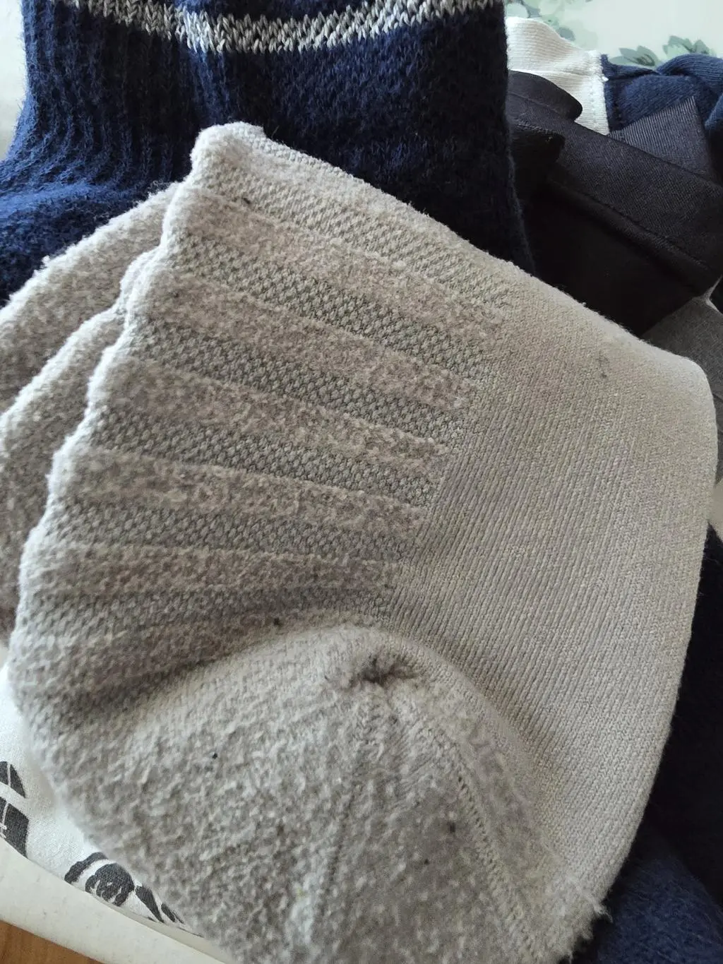 초5아들 신으라고 사줬어요.
