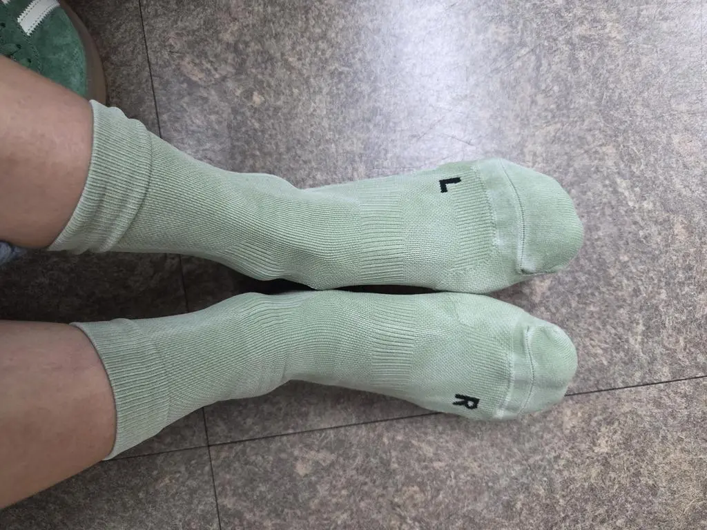 일단 싸이즈가 잘맞아서 좋아요 아직 러닝은하지않았지만 편할거라고 빋굽니다 피그먼트