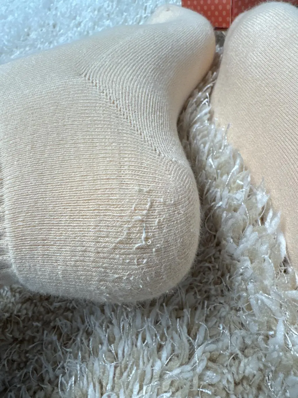 오늘 신고 아이 하원 시키고  왔는데 보풀 났어요
