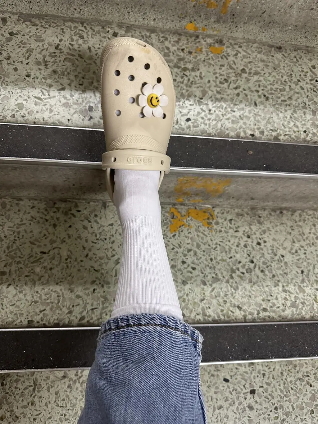 여름양말 구매하려고 사봤는데 일단 225-230 신는데 엄청쫀쫀해서 맘에들면서도 약간 커