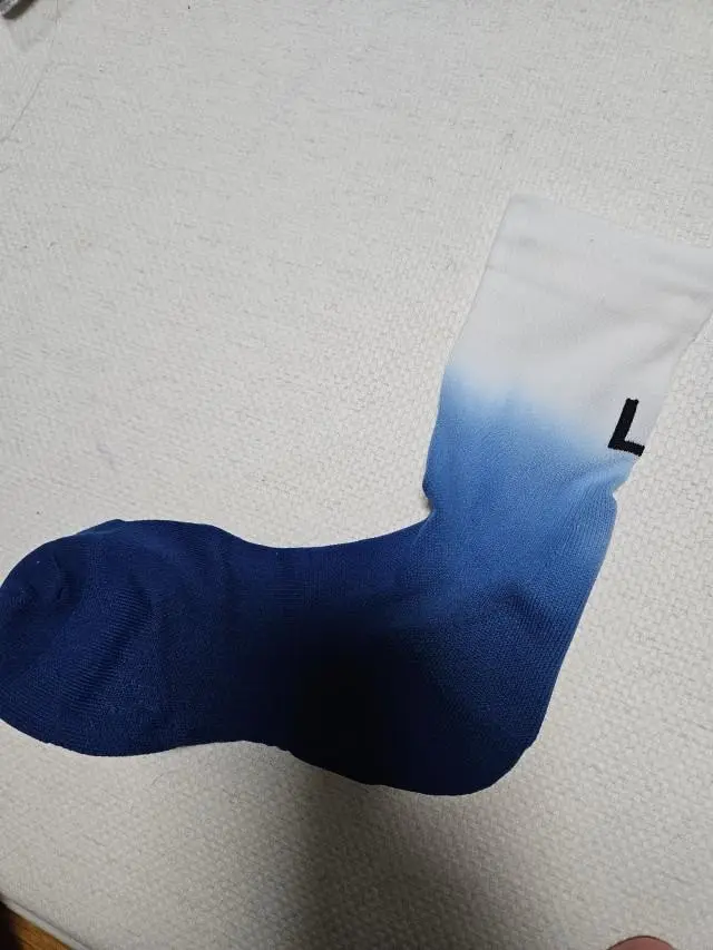 색상이 예뻐서 주문했는데 정말 편하고 좋네요
