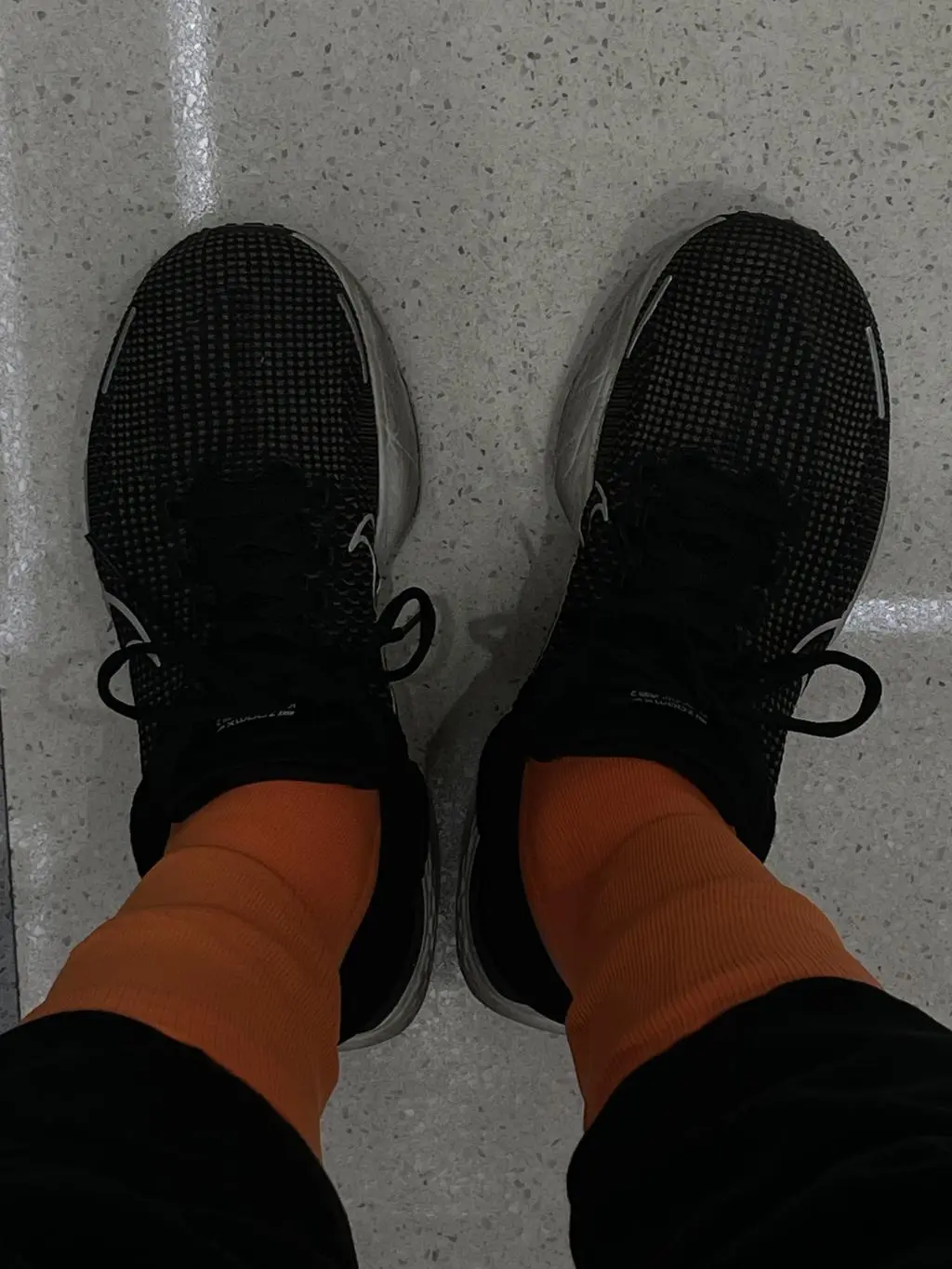 화이트, 형광, 오렌지 세가지 색 구매했는데 만족스럽습니다! 