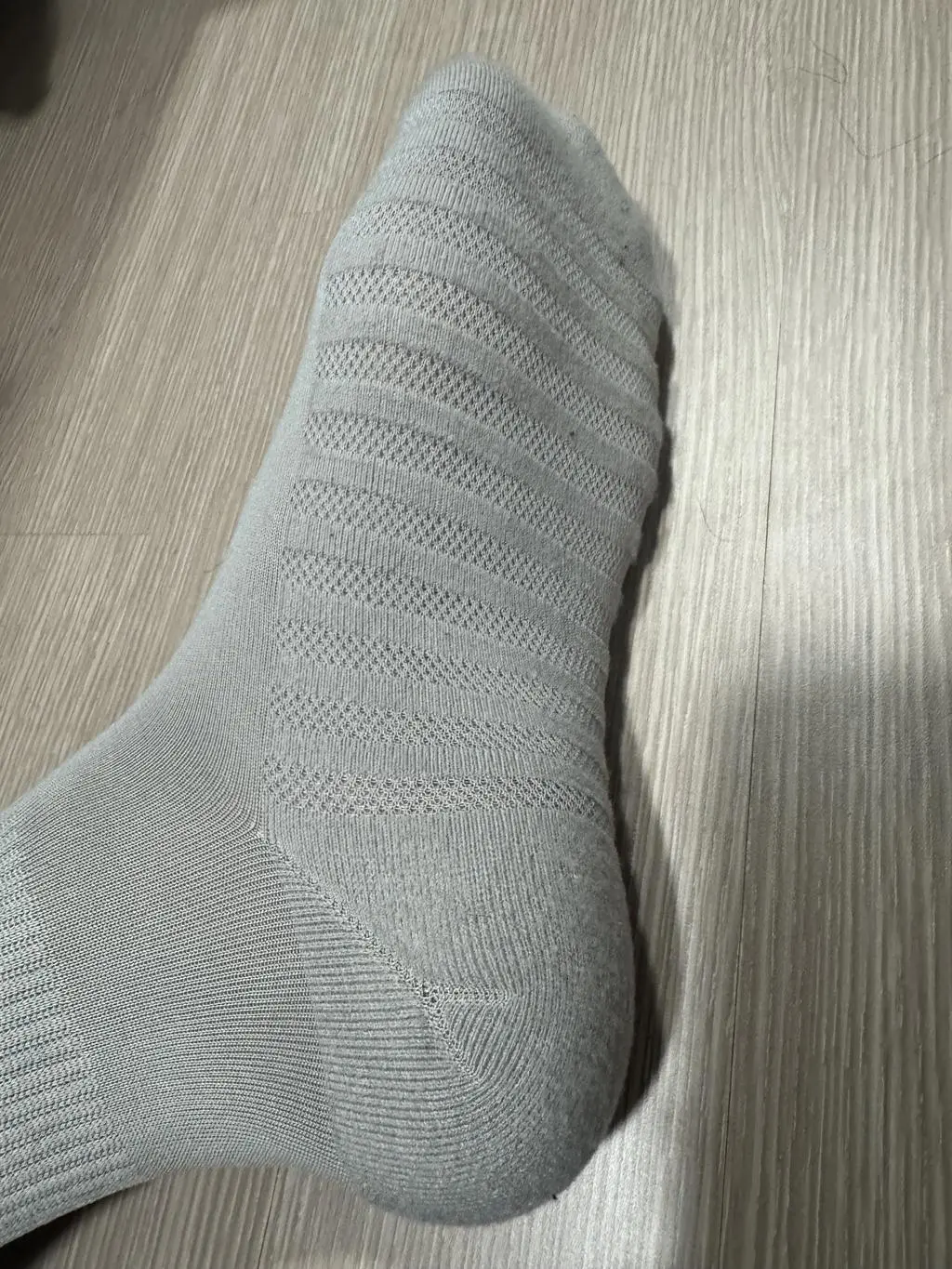 족저근막염이 있어서 두꺼운 양말 신었는데 리투 양말은
