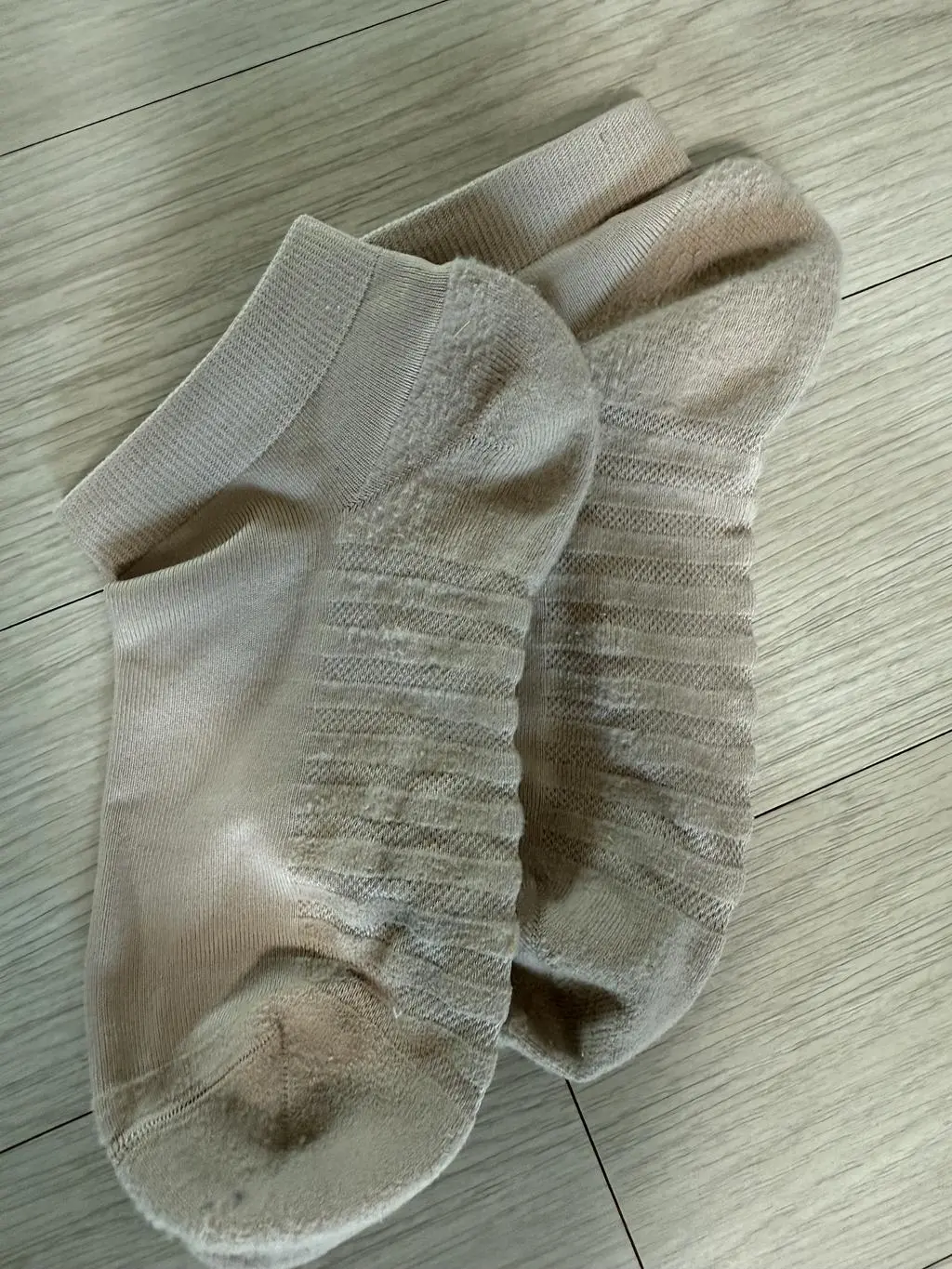 아직안신어봤지만 남편이 크루루다 좋다고했고 저도 발목까지오는거 다신어보니 편하고