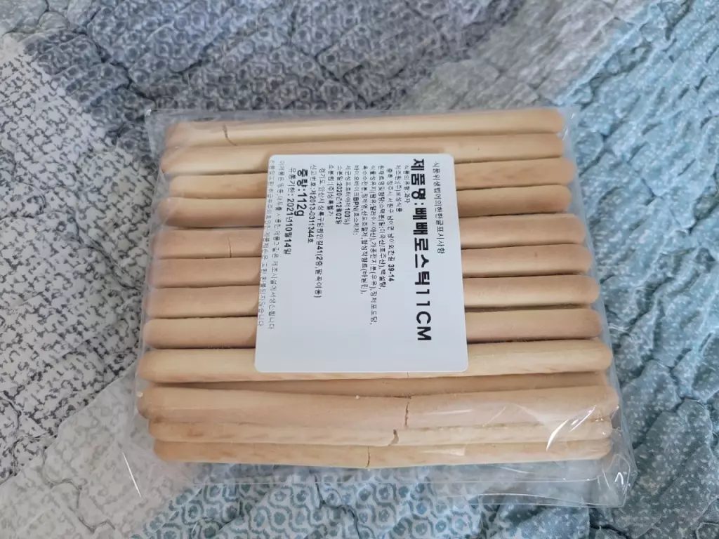뽁뽁이로 꼼꼼하게 포장되어 왔지만 열어보니 많이 부러져 있네요 개별상자 포장이 필요