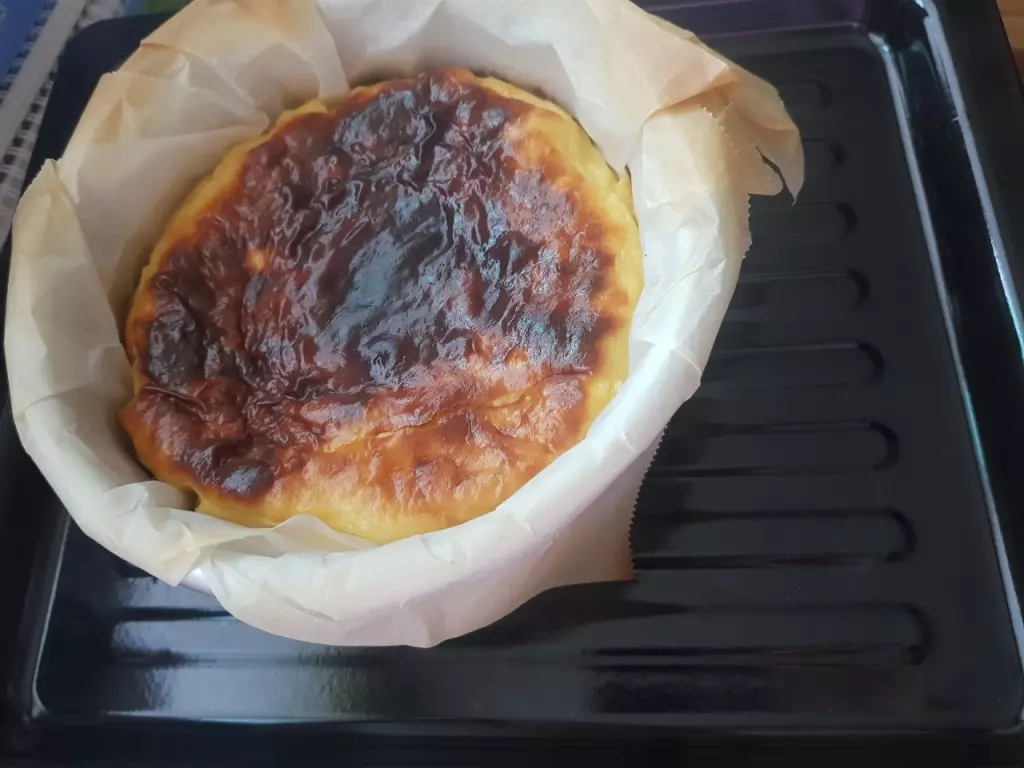 치즈케이크 만들려고 틀 샀어요 다이소만큼 싸길래 같이 사봤어요 사이즈도 딱 제가 원