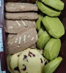 말차 넘 비싸서 녹차 사봣는데 괜찮네요 맛도 향도 좋아요
