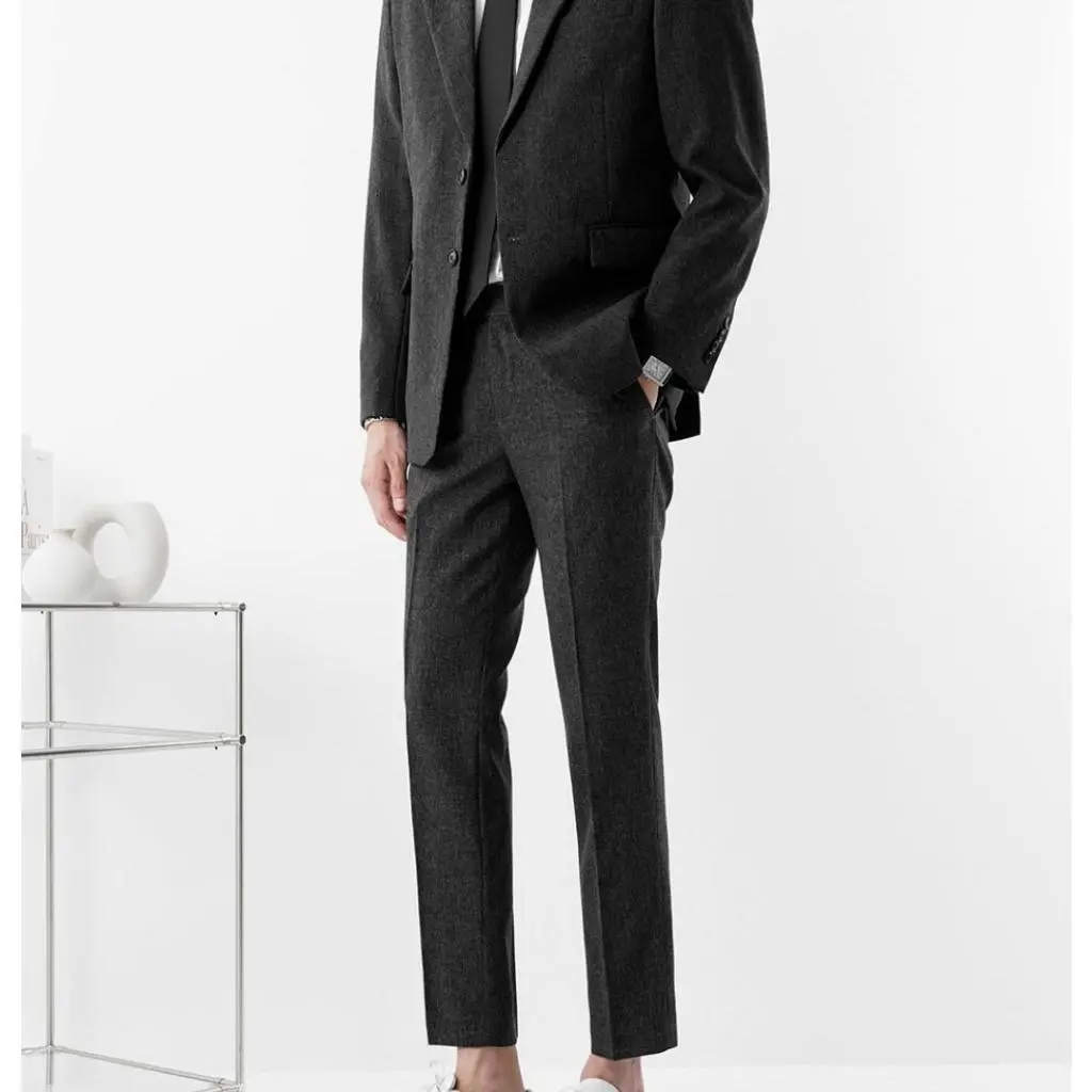 [하이버 리뷰] 핏이나 색감등 너무좋은데 바지가 약간 짧은감이 있네요
