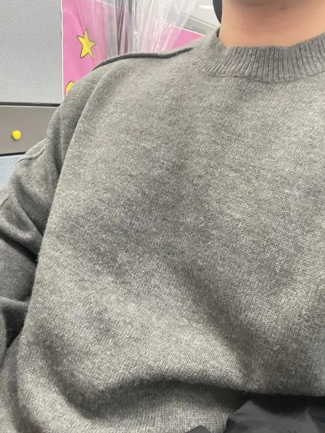 어깨라인 절개가 너무 마음에 듭니다
