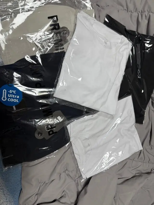 옷이 깔끔하고 쉬원해서 여름에 입기 좋네요
