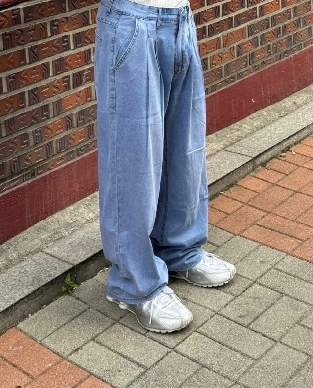 여름에도 체형 때문에 반바지보단 긴바지를 선호하는데, 이 바지가 제 여름을 책임져 줄