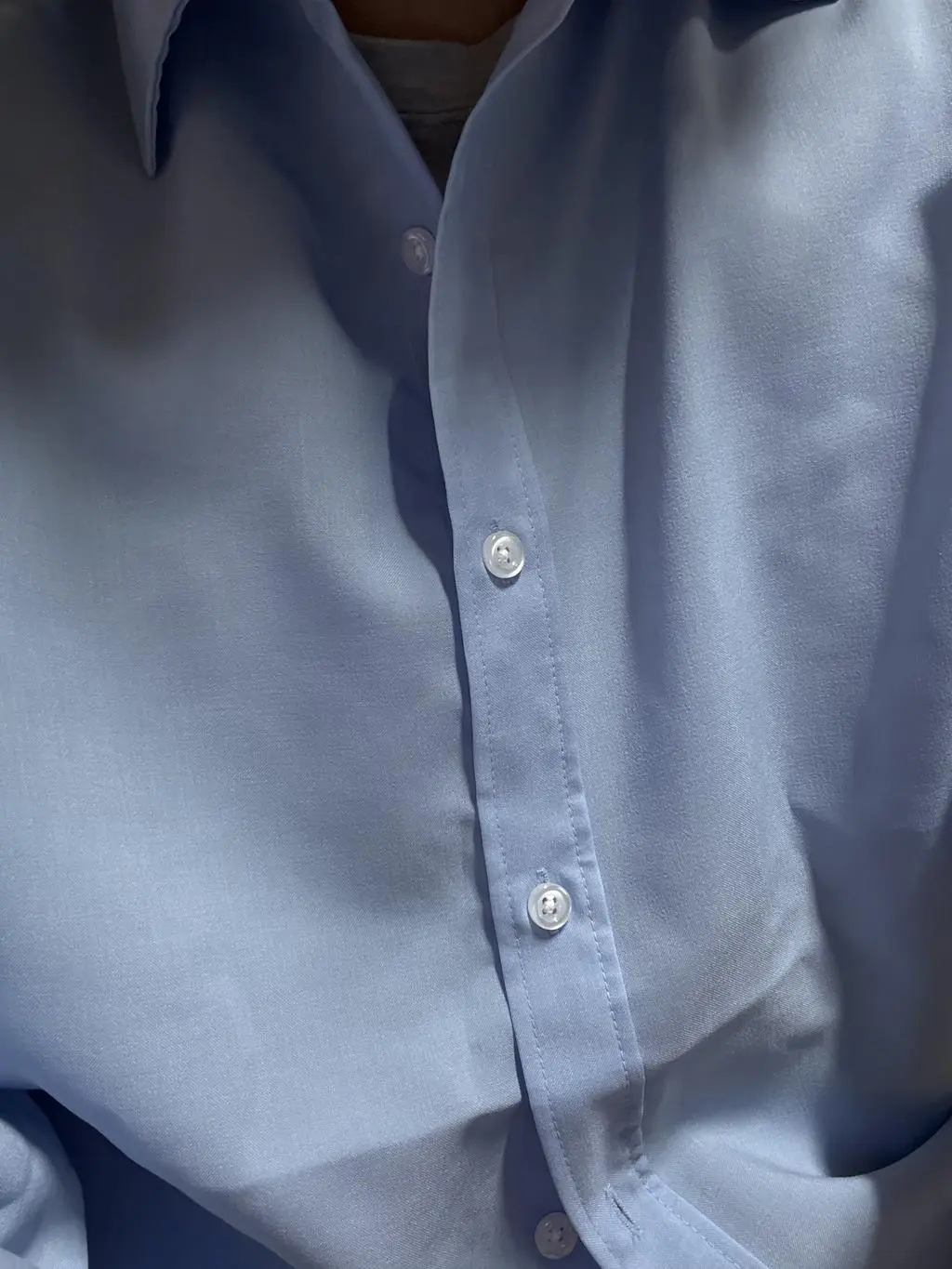 꾸안꾸 느낌으로 툭 멋스럽게 입을 수 있는 스타일!
