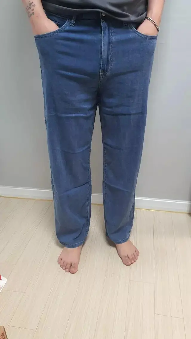 얇아서 여름에 입기 좋네요. 좀더 와이드하면 좋겠어요
