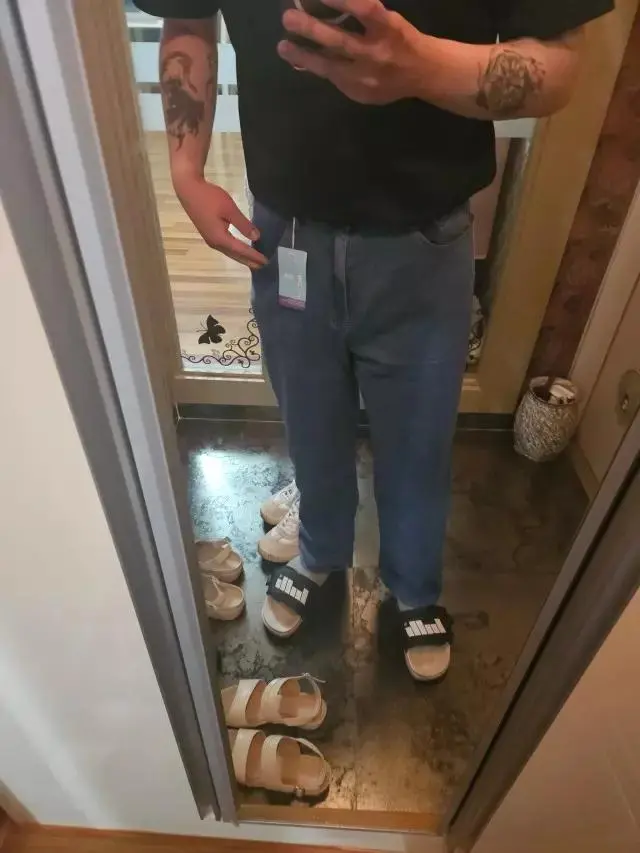 꼭 사세여 여름에 슬랙스or반바지 말고 다른바지입고싶다 꼭 사세여 생긴건 청바지인데