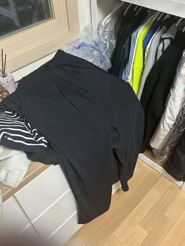 바지가 아주 시원하고 좋아요ㅎㅎㅎ 여름에 찰떡 이에요
