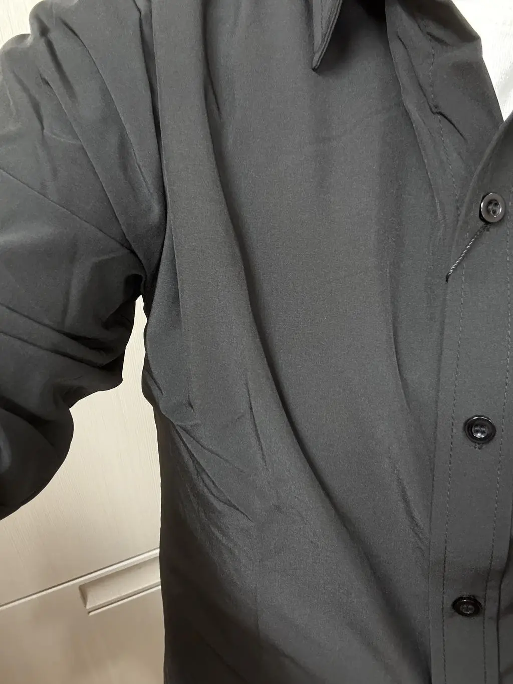 풀어도 자연스럽게 떨어지는 모양이 아주 마음에 들어요
