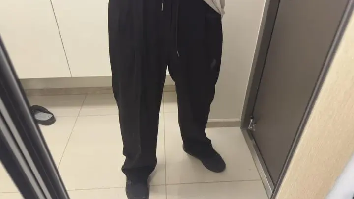 밴딩덕에 착용감도 ㅁ편하고 트렌디한 와이드실루엣입니다~~~
