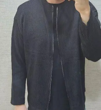 코디보고 이뻐서 구매 했는데 핏도 맘에들었고 배송이 무엇보다 엄청 빨랏어요