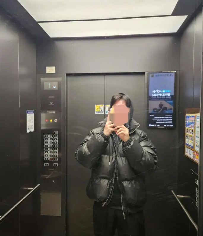 가격이 싸서 걱정했는데 생각보다 레더 재질이 고급스러운 느낌이 나고 따뜻하네요
