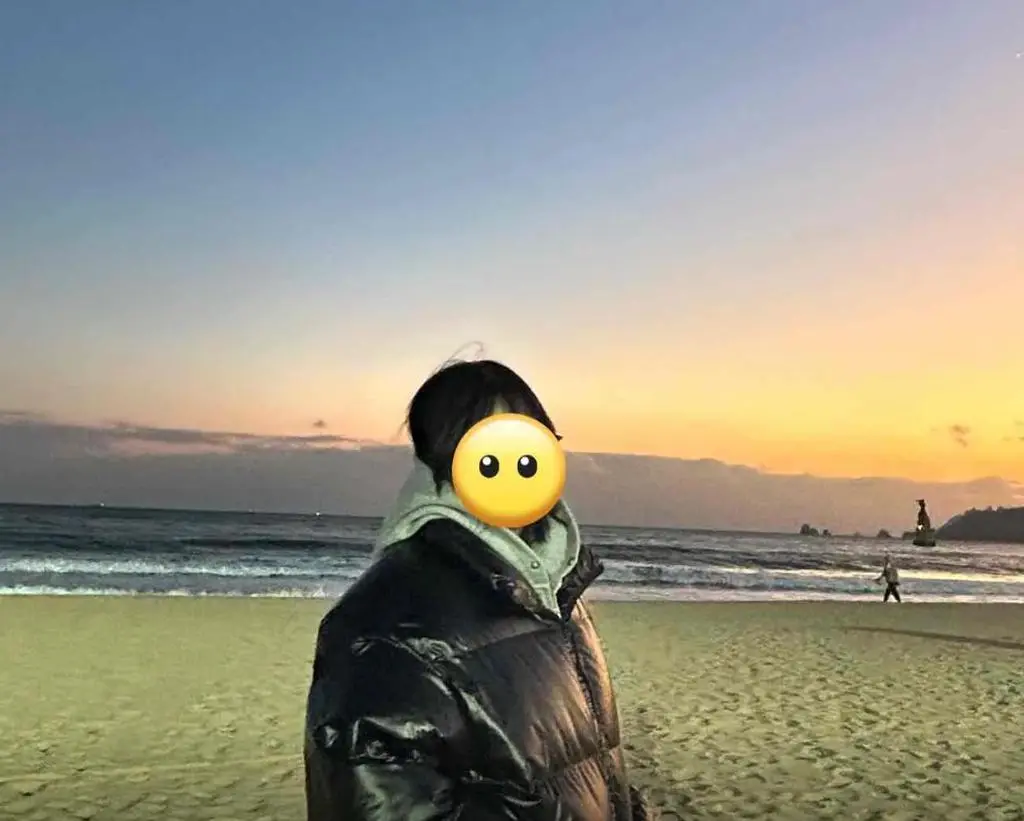 이 패딩은 추운 날씨에 적합한 보온성은 제공합니다 사진보다 실제로 보면 더 고급스러