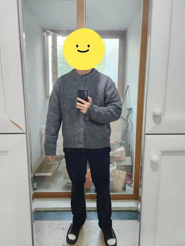 177cm 72kg 만족해요 두툼하고ㅎ 몸이좀 커보이는 효과가있고 감촉은 엄청 부드럽진 않