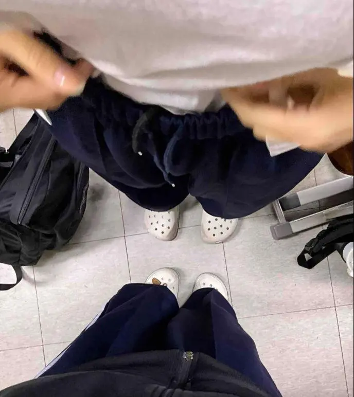 체육복 너무 불편해서 
